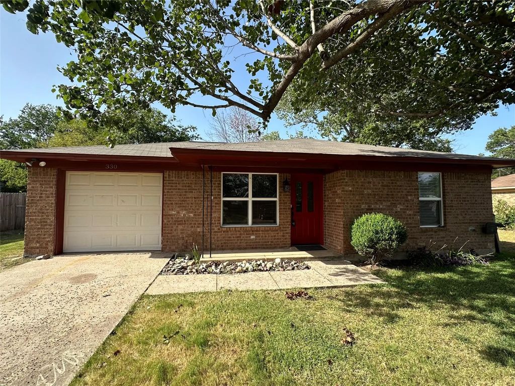 330 E Wilson Avenue, Pilot Point