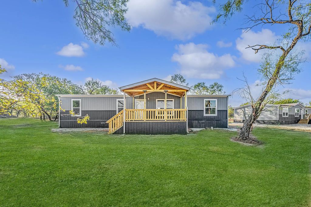 297 Cumberland Trail, Bridgeport
