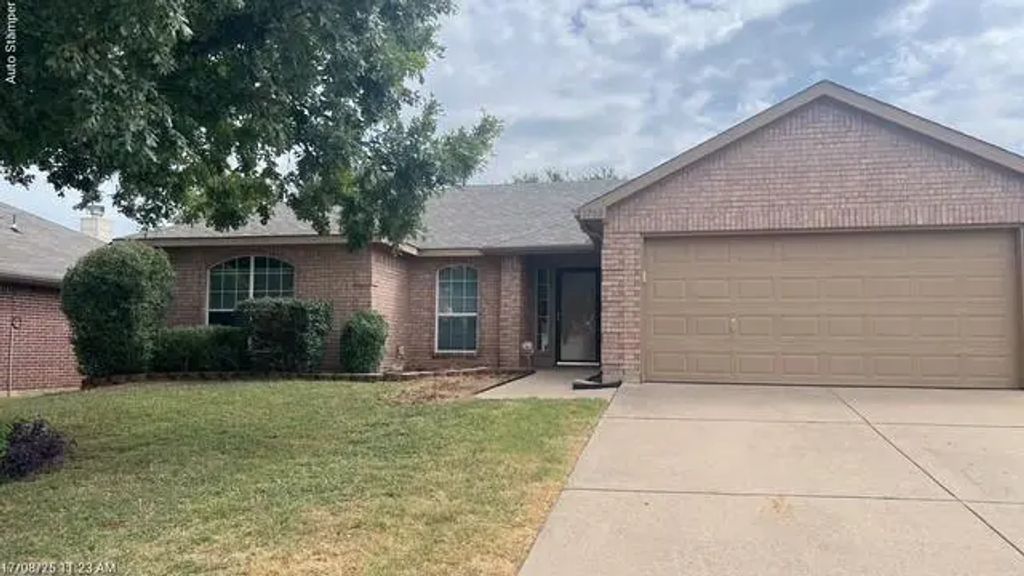 1702 Hope Town Drive, Mansfield