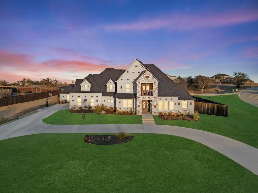 101 Eagle Point Drive, Waxahachie