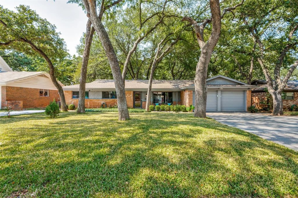 410 Sierra Drive, Euless