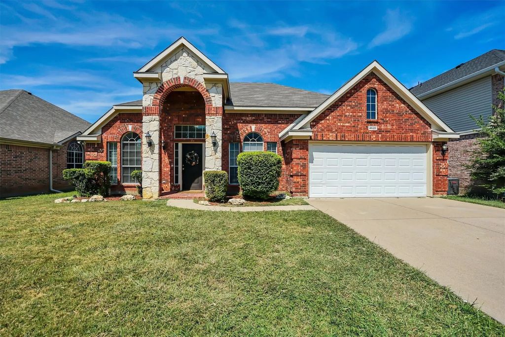 4620 Pine Ridge Lane, Fort Worth