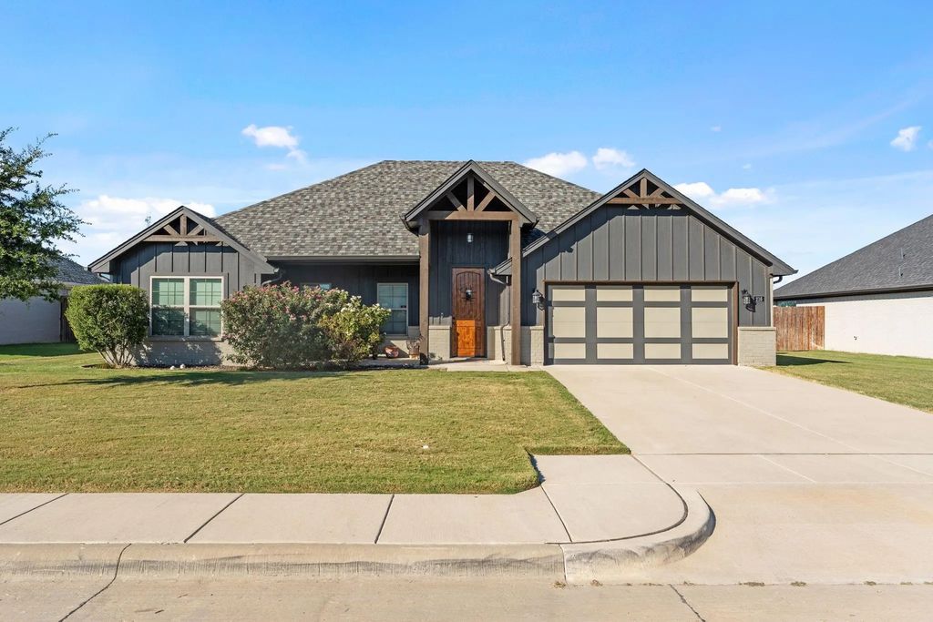216 Rees Avenue, Godley