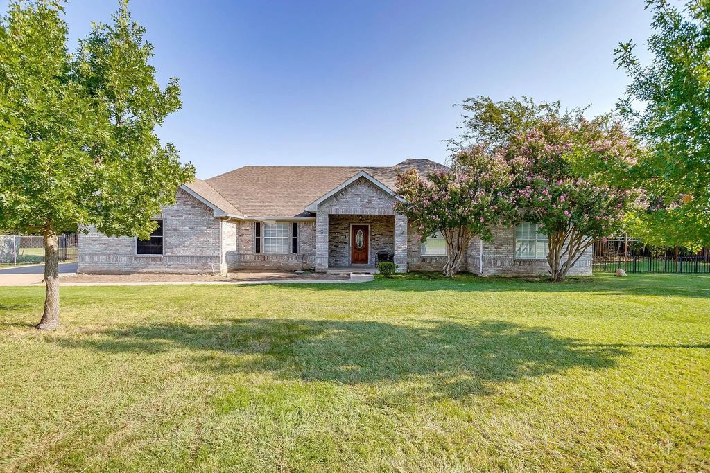 10205 E Rancho Diego Lane, Fort Worth