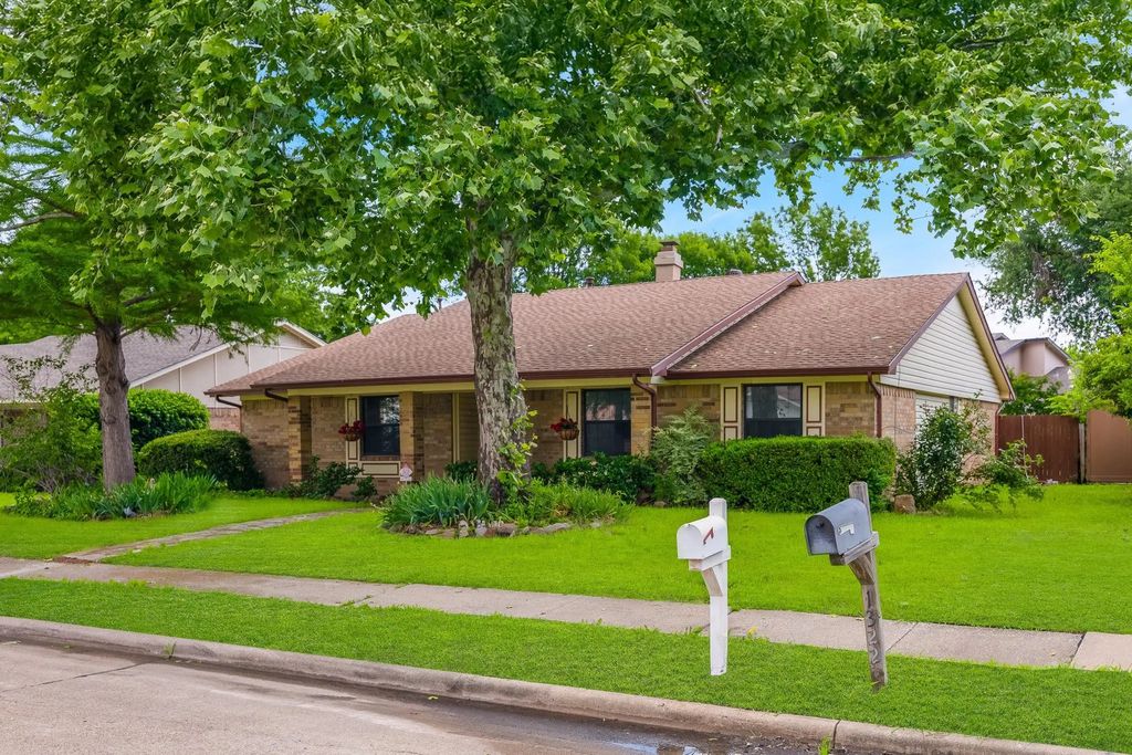 1318 Westpark Drive, Garland