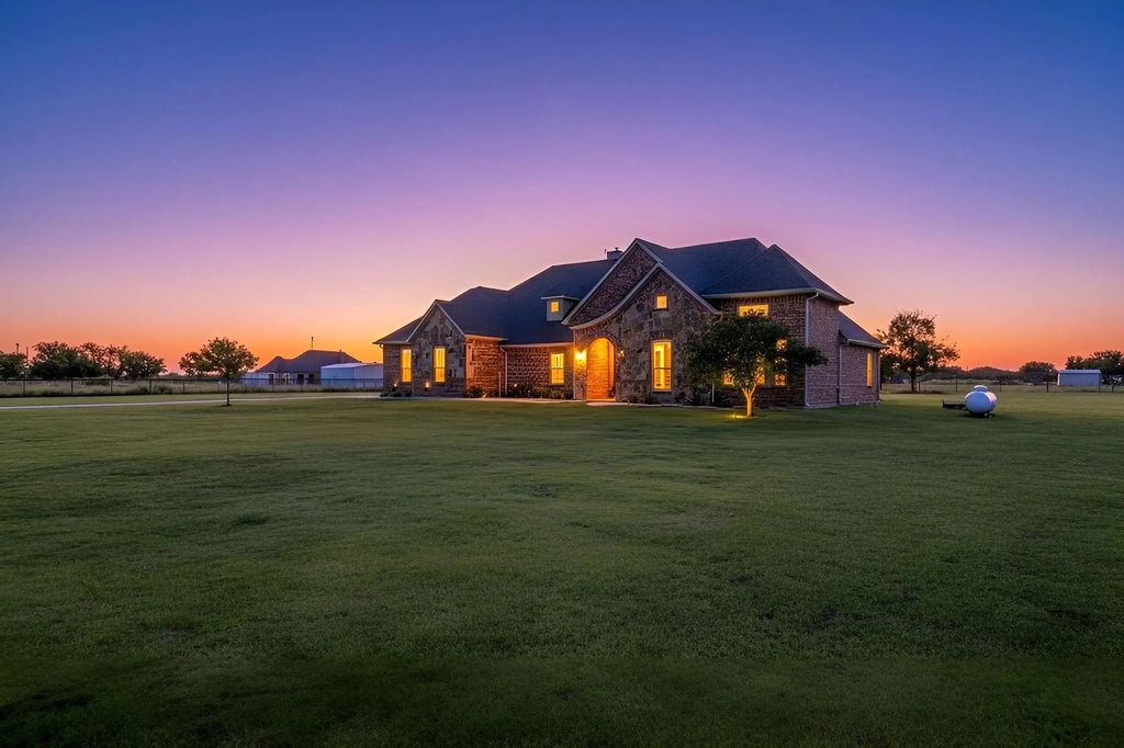 4091 Belz Road, Sanger