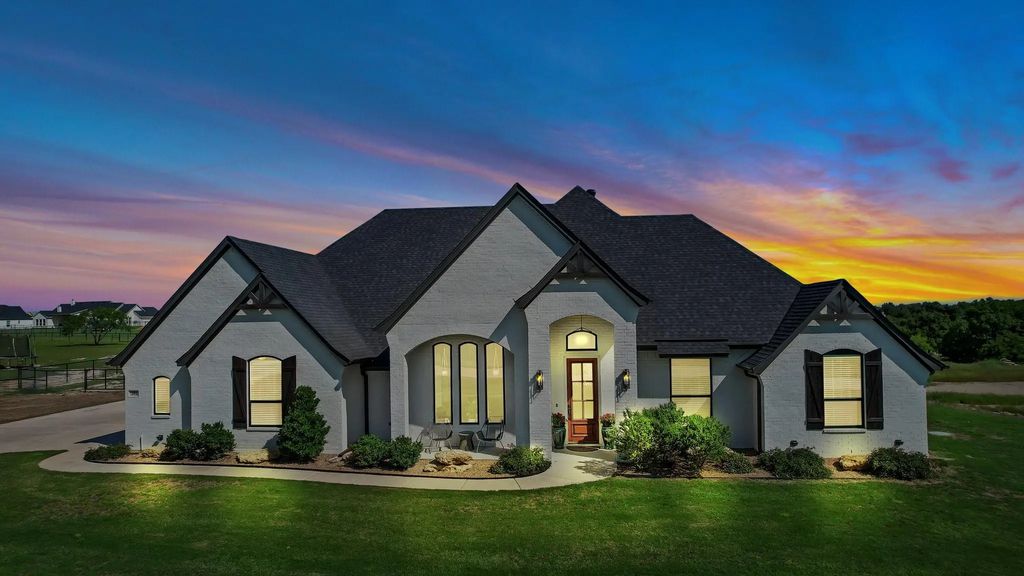 391 Red Bird Drive, Springtown
