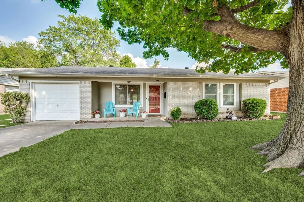 2004 Palo Alto Drive, Carrollton