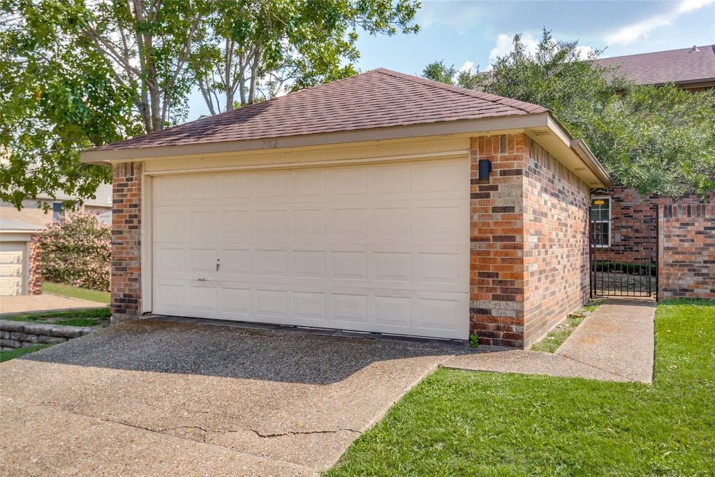 702 Pebble Beach Drive, Garland