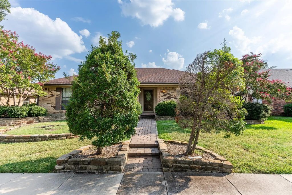 1710 Mayflower Drive, Carrollton