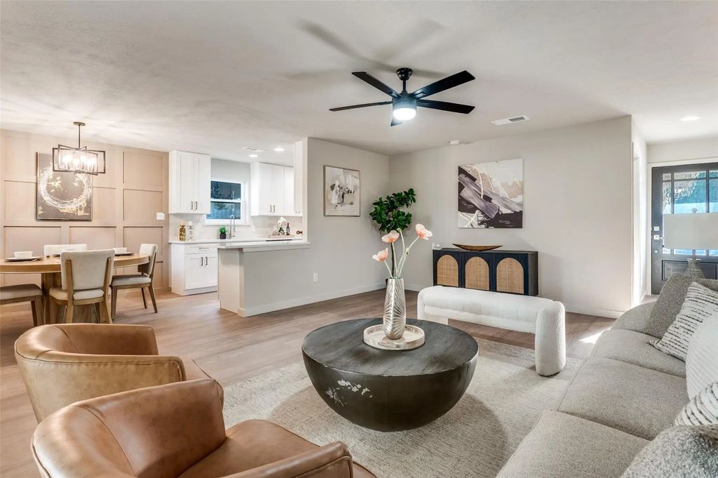 429 Apple Blossom Lane, Hurst