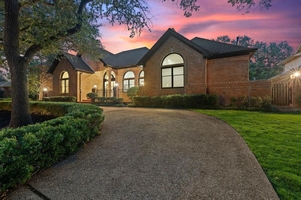 5809 Flintshire Lane, Dallas