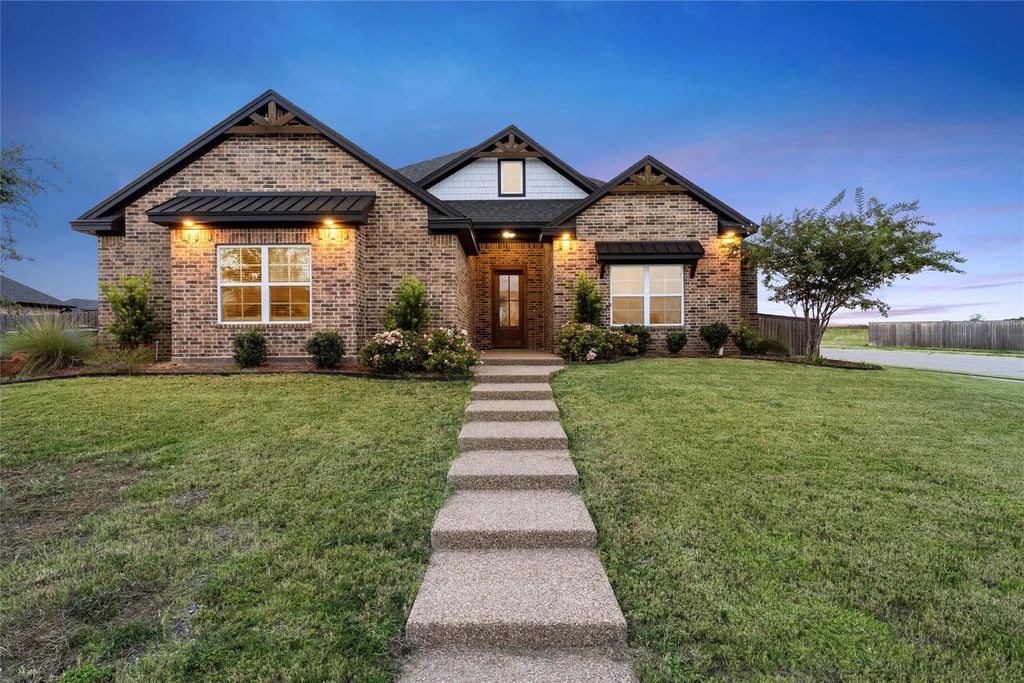 10101 Braided Briar Lane, Waco