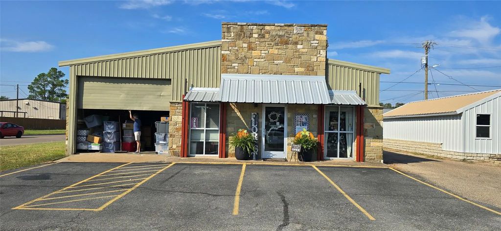 206 Kings Plaza, Granbury