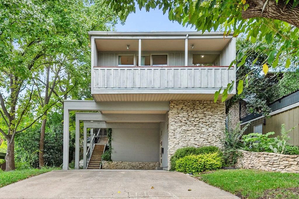 2720 Sandage Avenue, Fort Worth