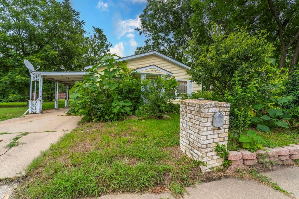 1732 Willow Hollow Drive, Garland