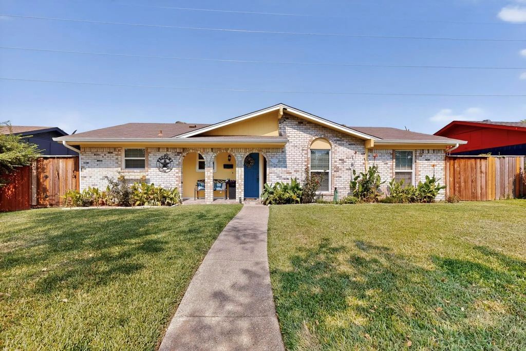 633 Laguna Drive, Garland