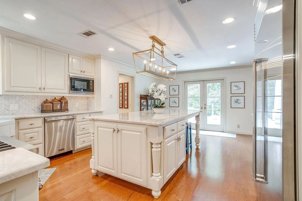1905 Indian Creek Drive, Westover Hills