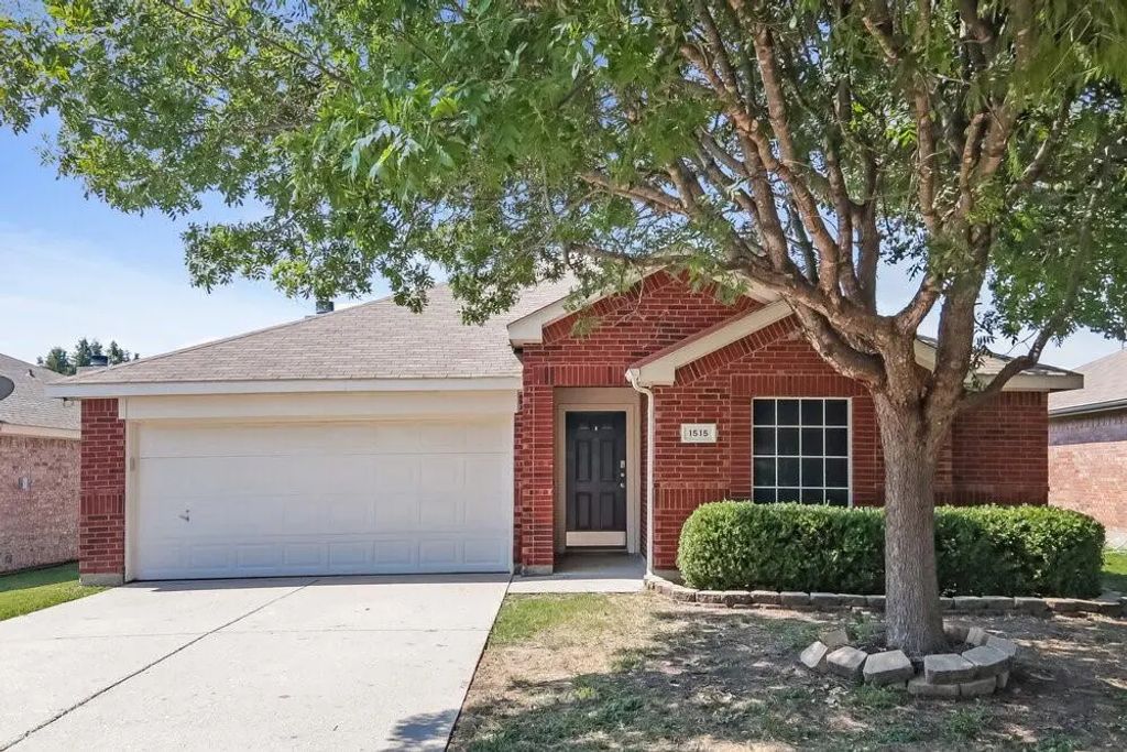 1515 Warrington Way, Forney
