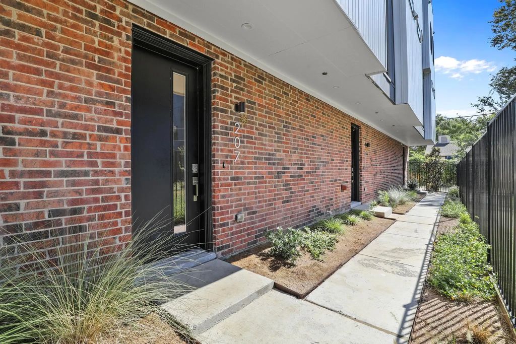 410 W 9th Street 109, Dallas