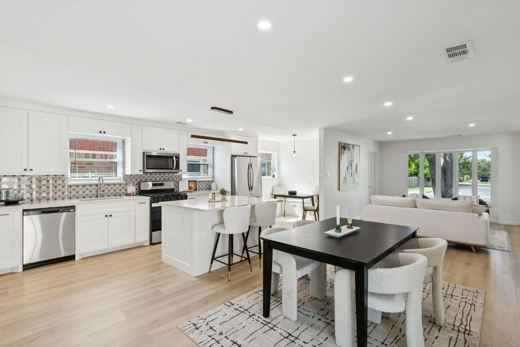 8566 Sweetwood Drive, Dallas