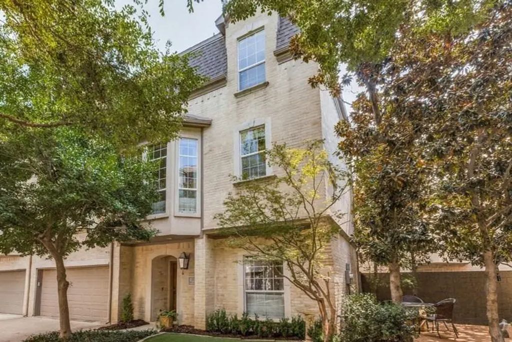 2703 Welborn Street, Dallas