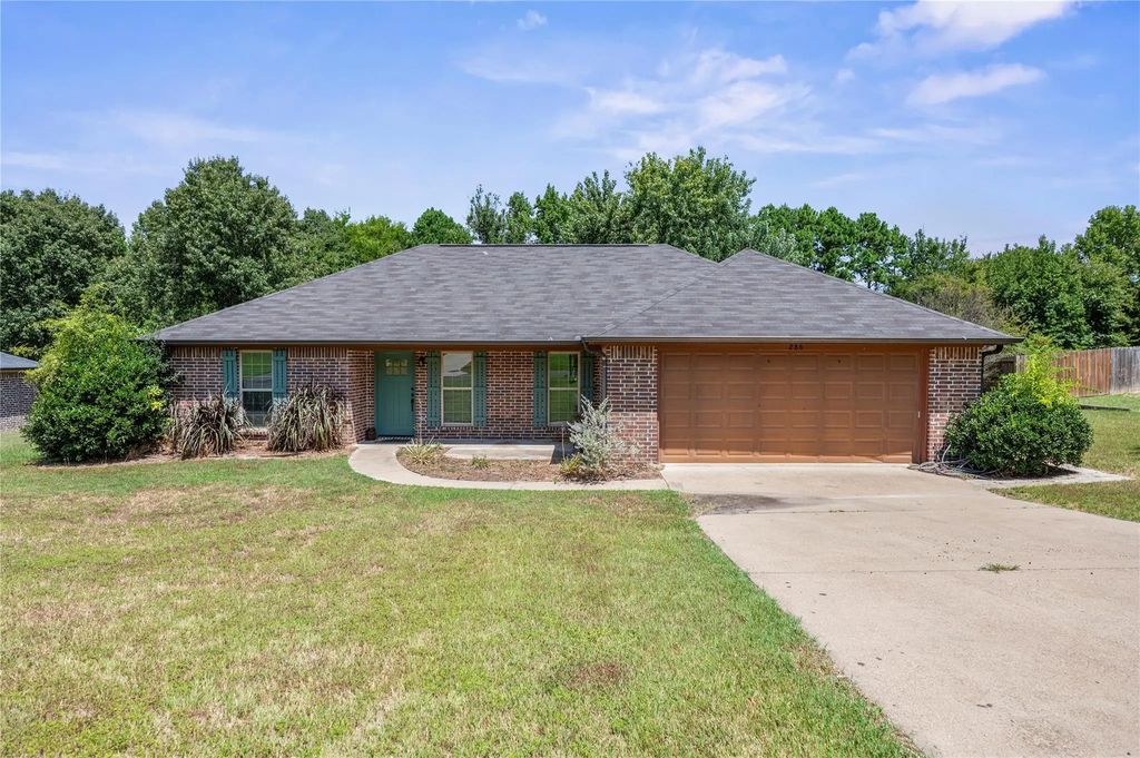 286 County Road 2276, Mineola