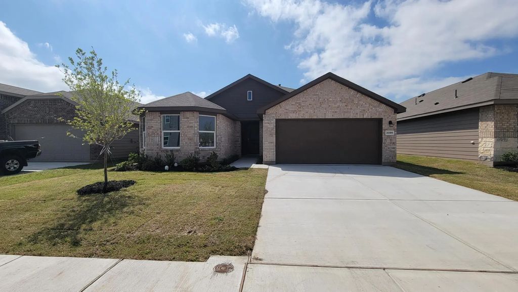 2205 White Buffalo Way, Fort Worth