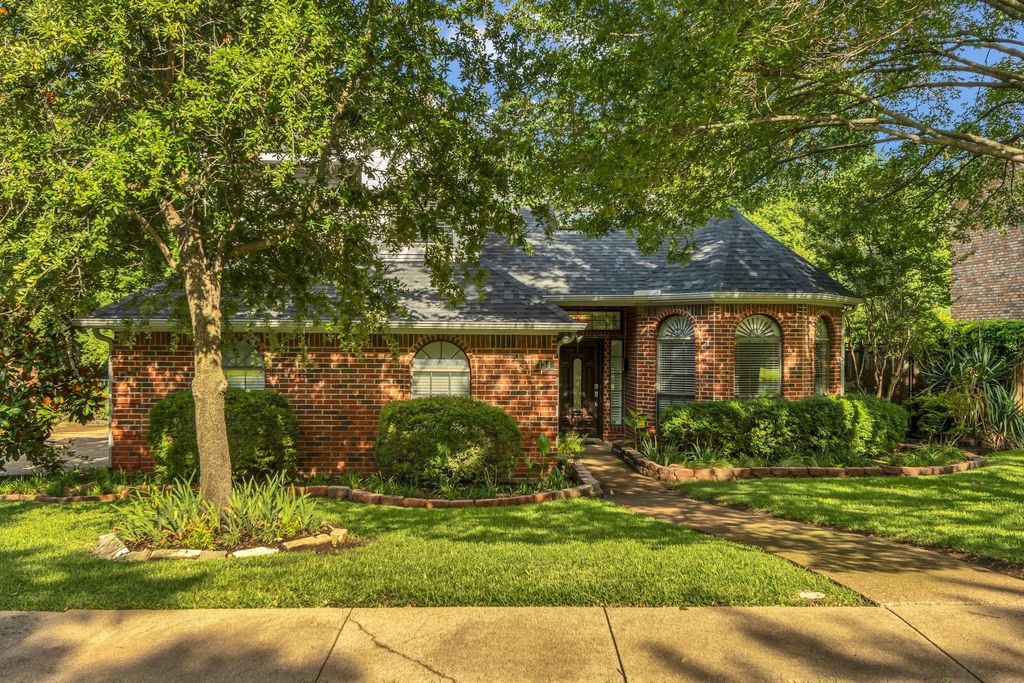 134 Winding Hollow Lane, Coppell