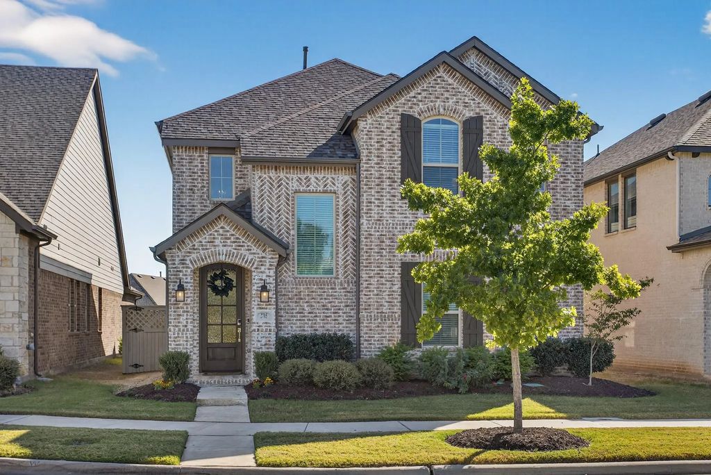 2705 S Market Square, Northlake