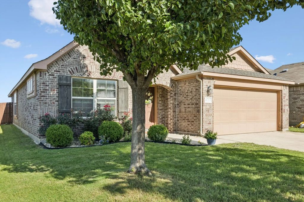 4717 Homelands Way, Fort Worth