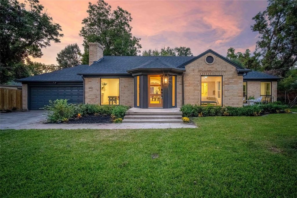 1252 N Selva Drive, Dallas