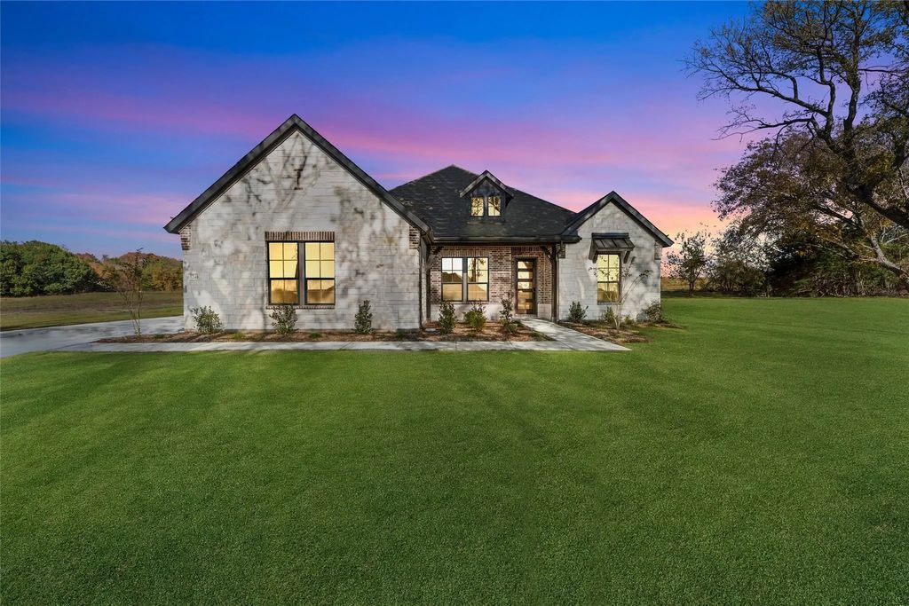 1240 Julian Drive, Van Alstyne