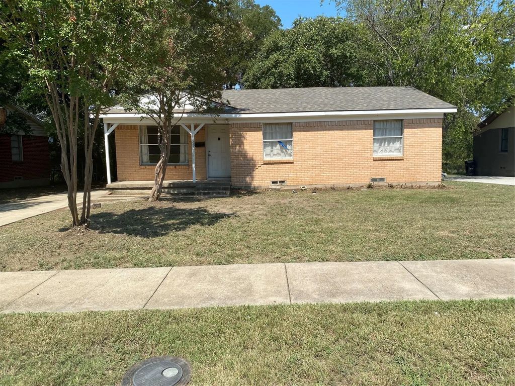 1325 Woodcrest Drive, Mesquite