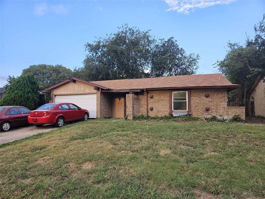 2901 Sam Houston Drive, Garland