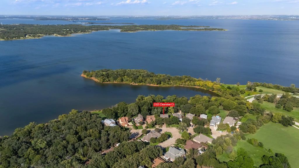 2325 Clearview Court, Lewisville