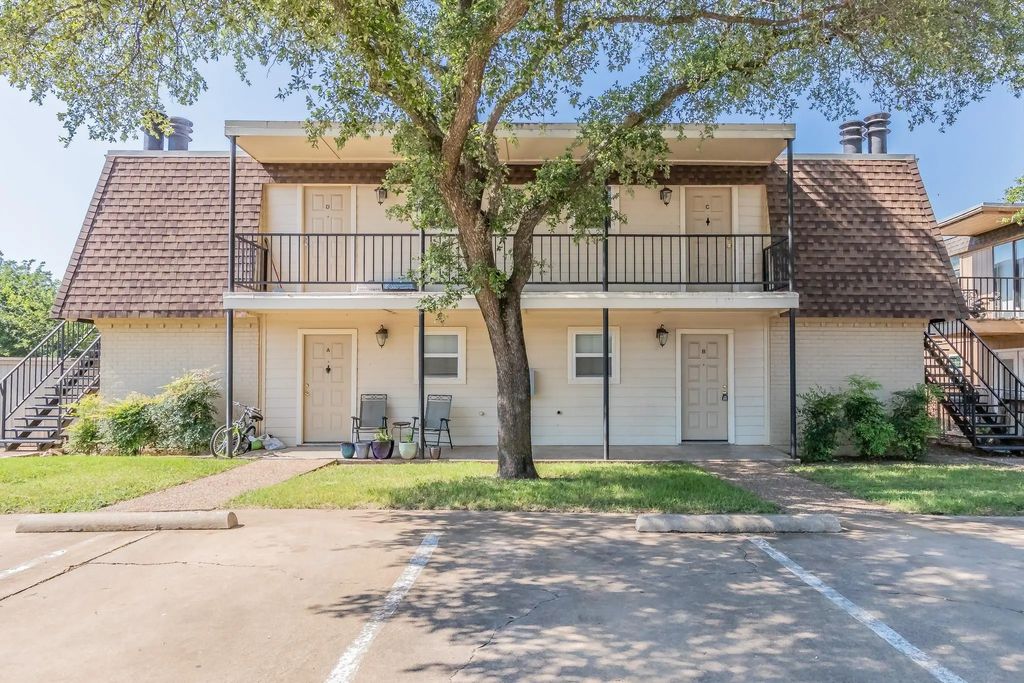 6616 Berke Place B, Fort Worth