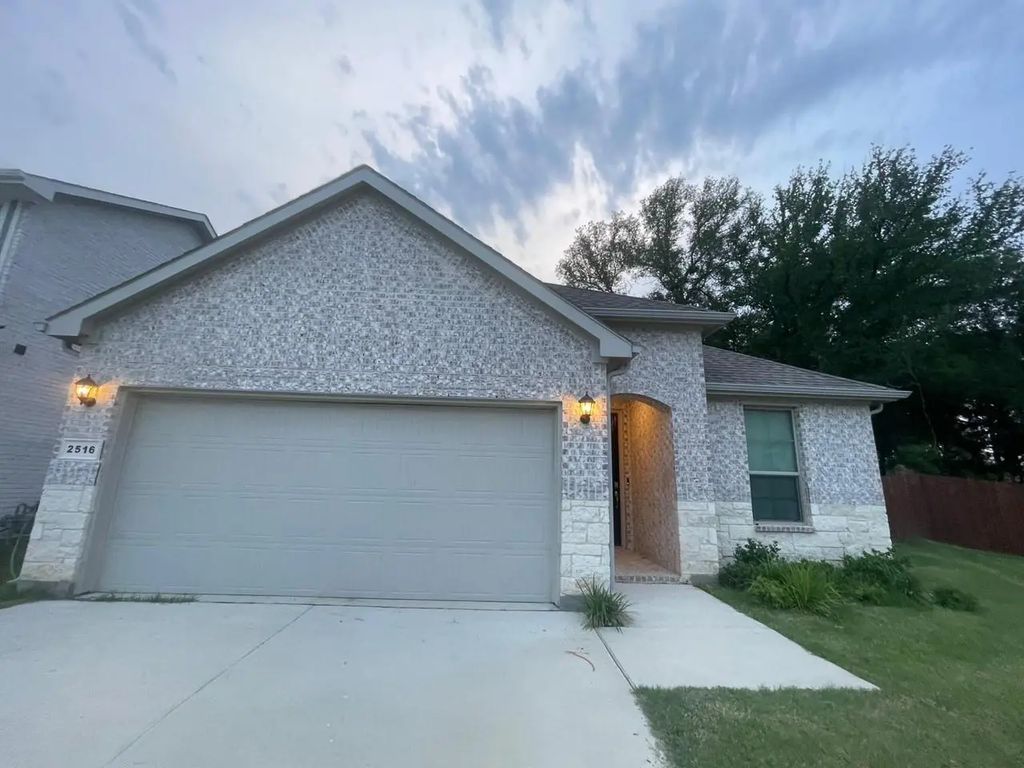 2516 Sakeena Court, Bedford