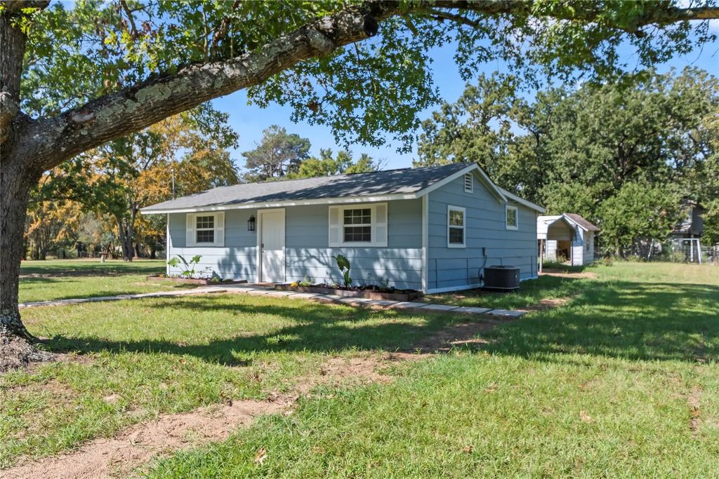 816 Bradleys Bend, Tool