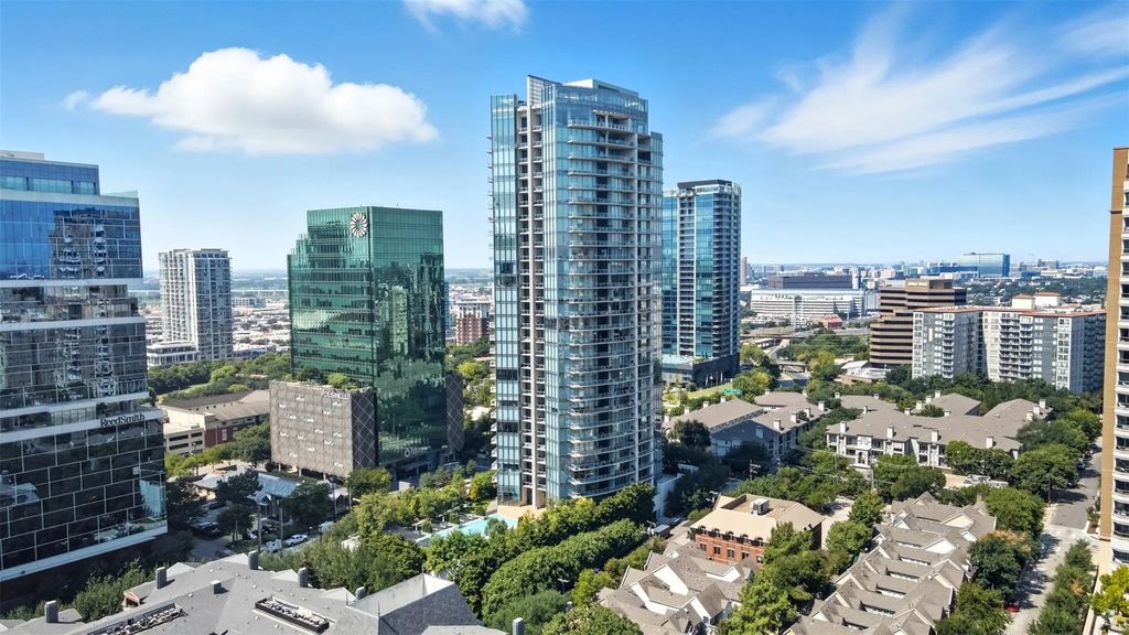 2900 Mckinnon Street 1906, Dallas