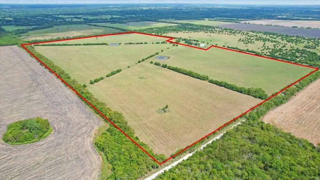 2042 County Road 1072, Greenville
