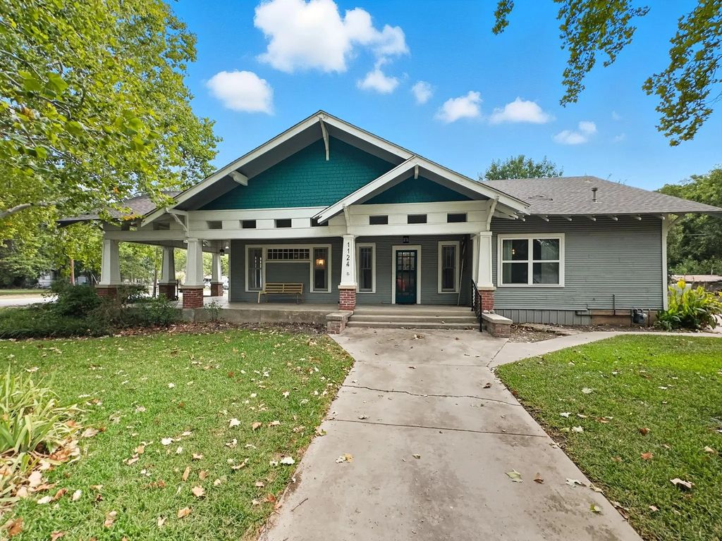 1124 Throckmorton Street, Gainesville