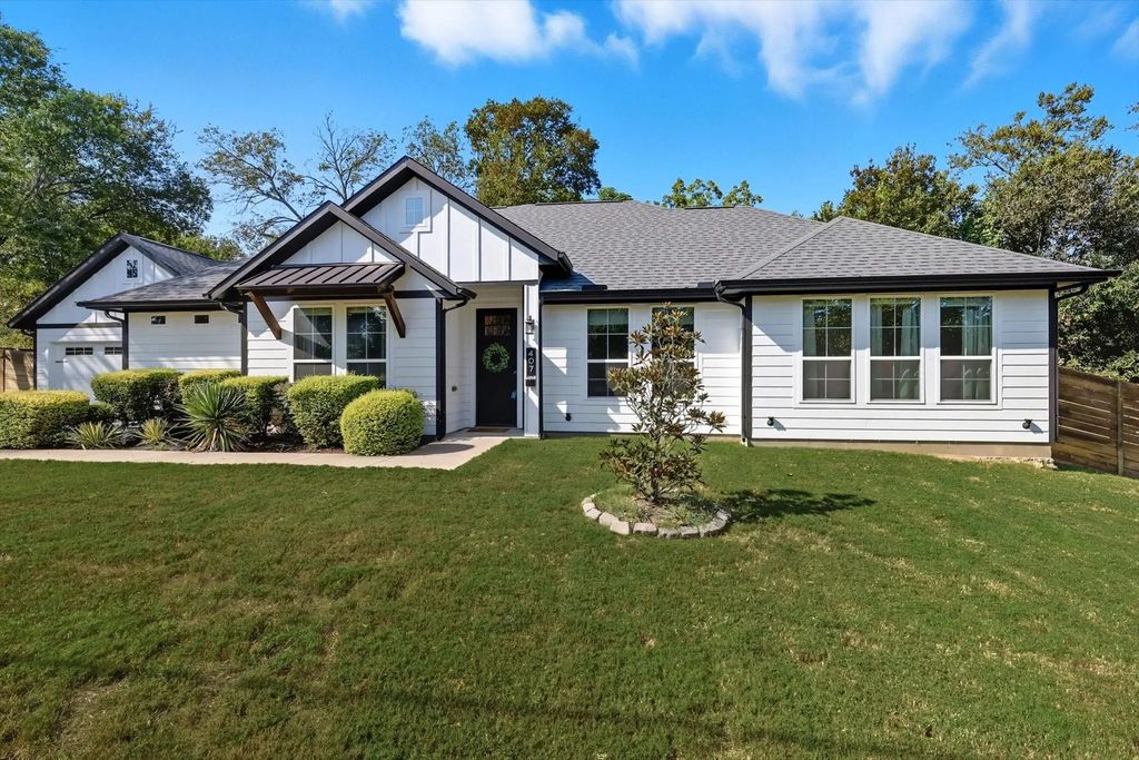 407 W Light Street, Waxahachie