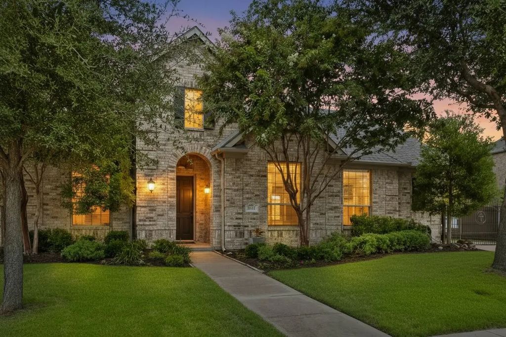2016 Laurel Valley Drive, Keller