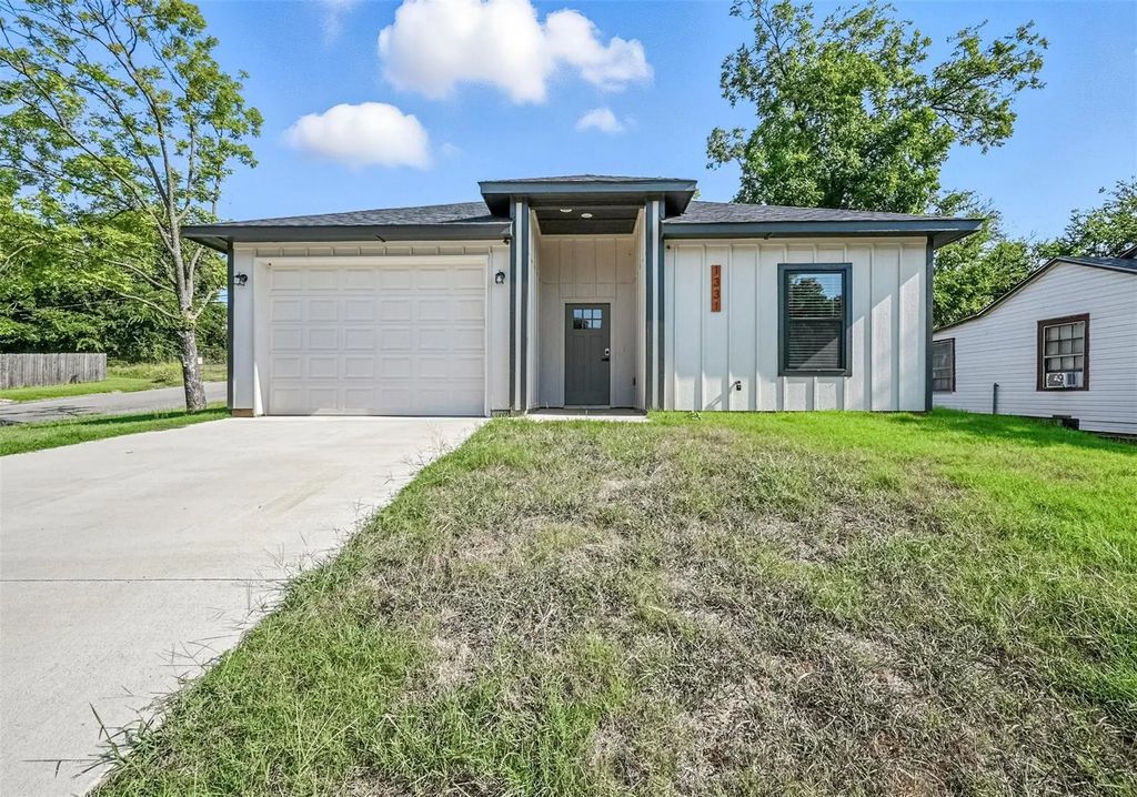 1331 W Crawford Street, Denison
