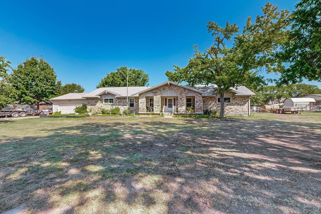 212 Colonial Drive, Wylie