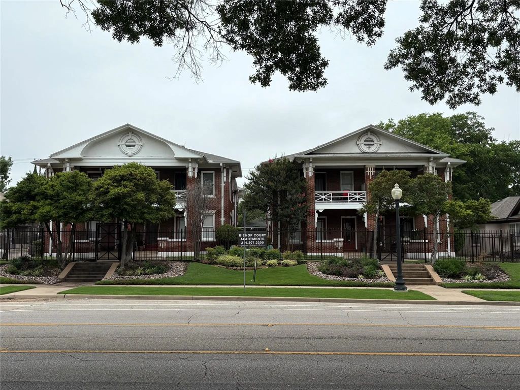 901 N Bishop Avenue B, Dallas