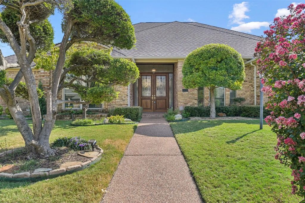 5824 Gallant Fox Lane, Plano