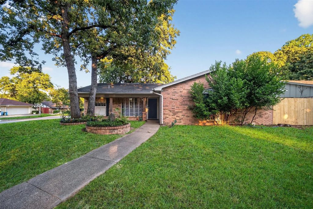 2501 Warren Lane, Fort Worth