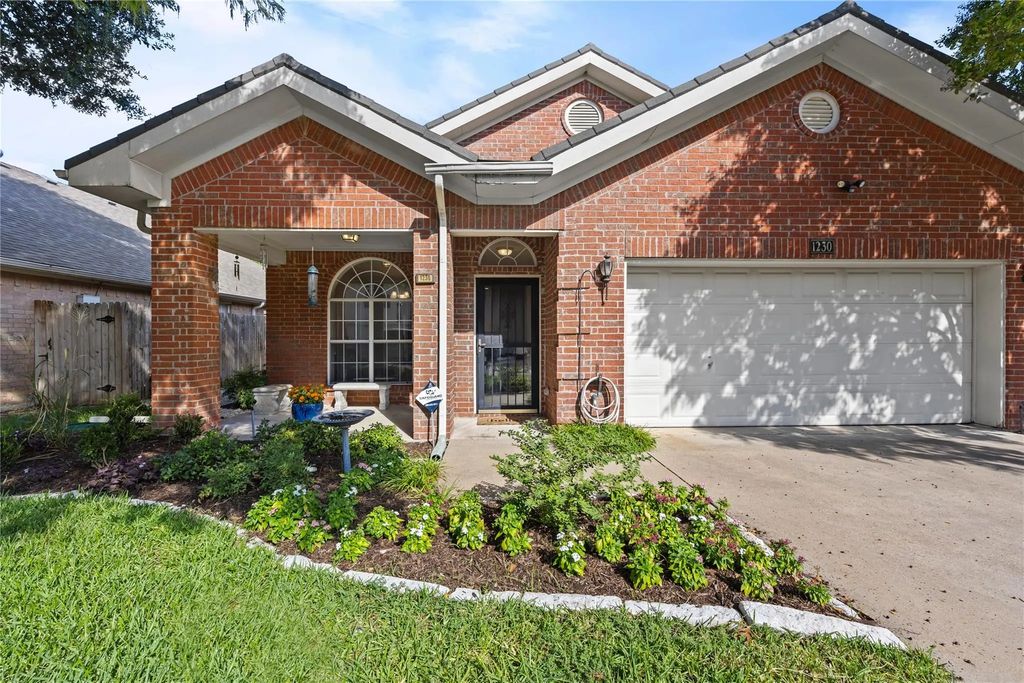1230 San Miguel Drive, Duncanville